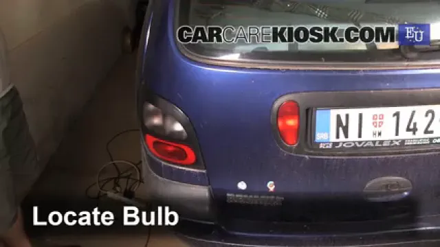 2000 Renault Scenic Megane 1.6L 4 Cyl. Lights Turn Signal - Rear (replace bulb)